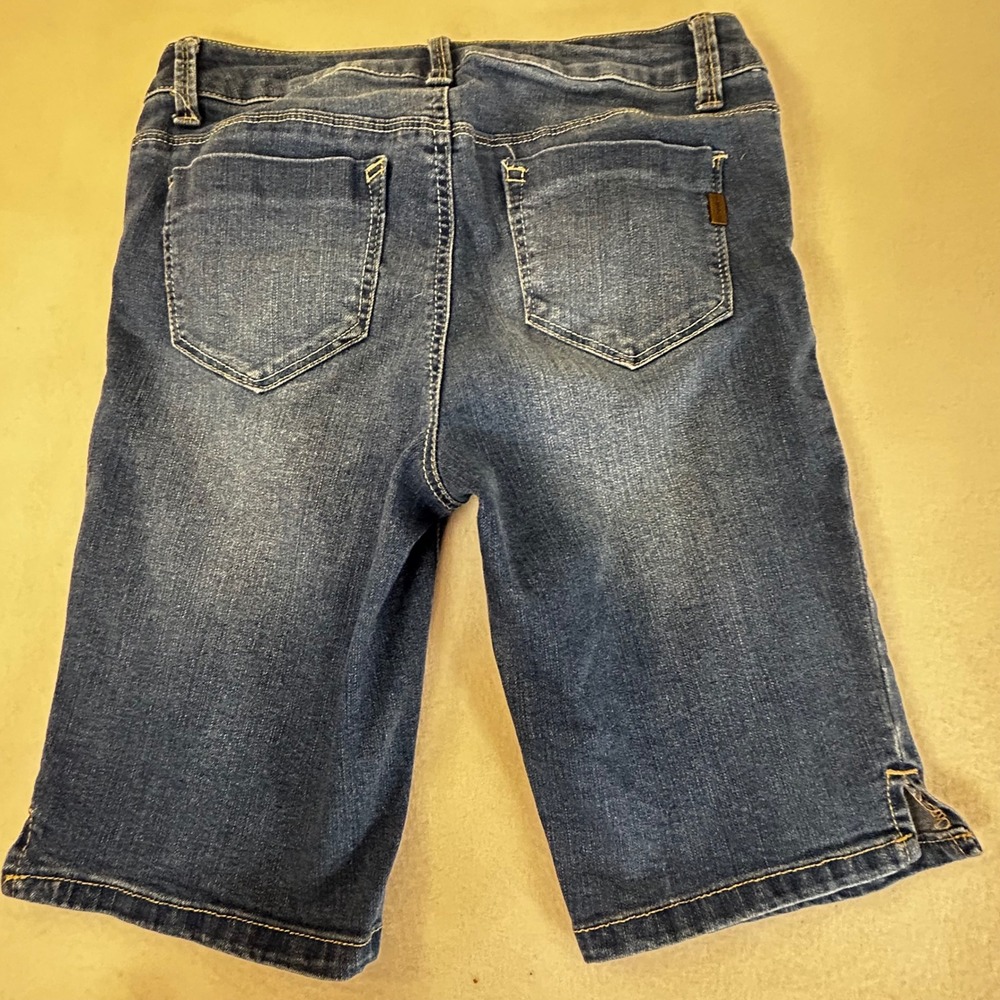 1822 Denim Women's Blue Jean Bermuda Shorts Size 4 Distressed - Picture 10 of 11